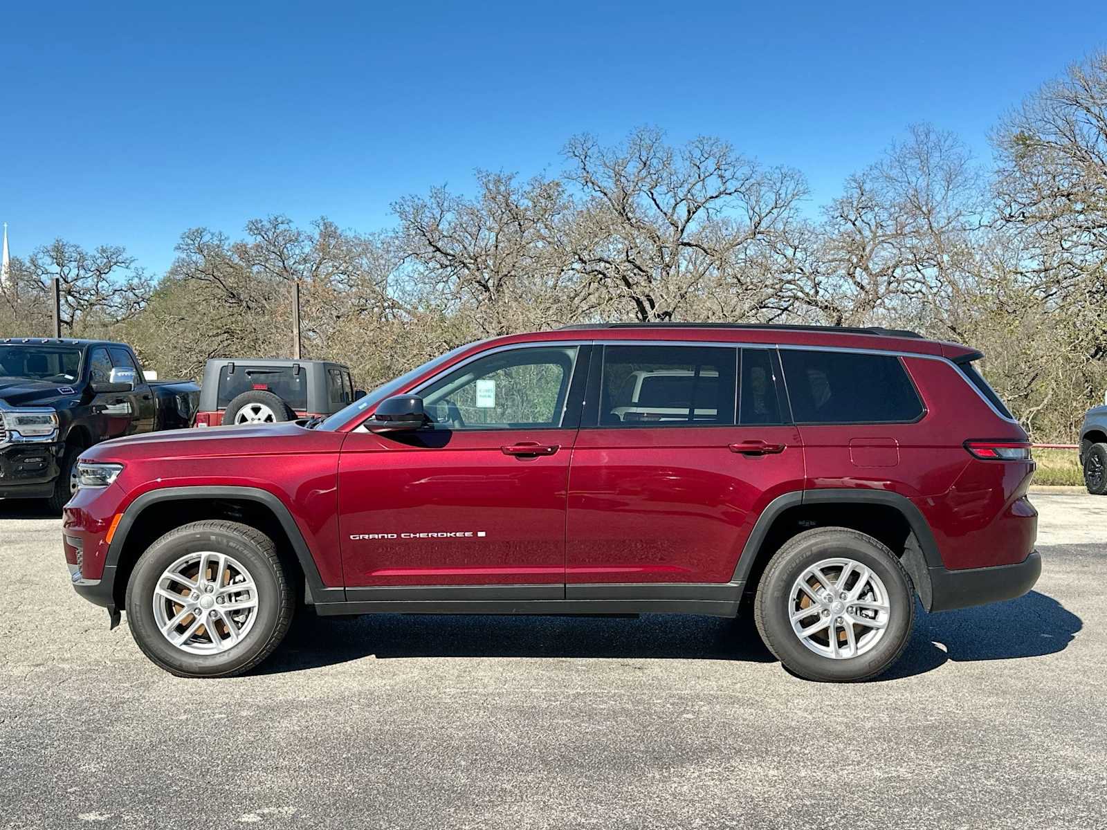Used 2025 Jeep Grand Cherokee L Laredo w/ Luxury Tech Group I AWD/4WD image 12