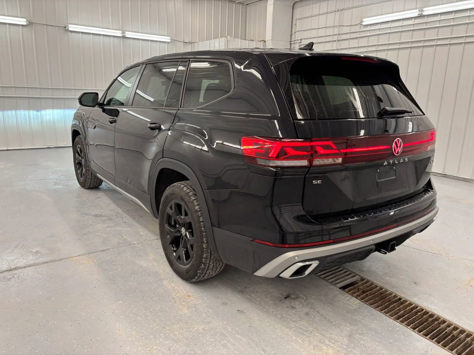 Used 2026 Volkswagen Atlas Peak Edition AWD/4WD image 4