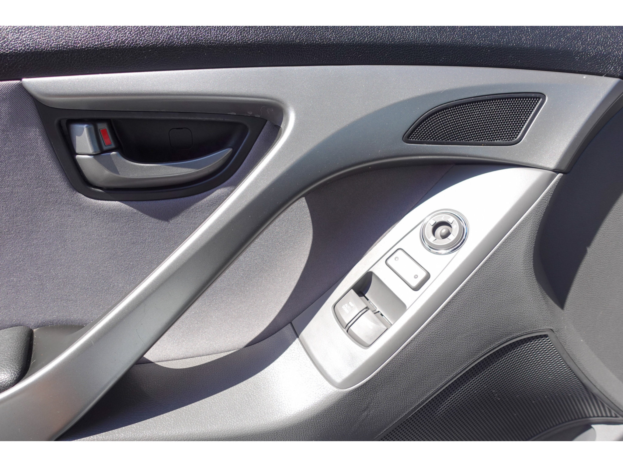 Used 2013 Hyundai Elantra FWD image 12