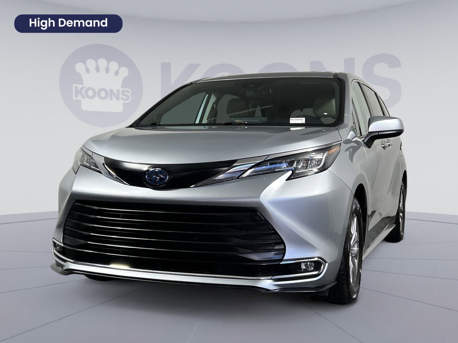 Used 2022 Toyota Sienna XLE
