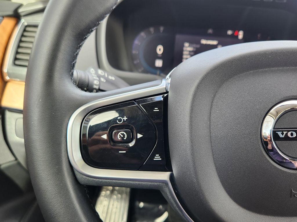 Used 2023 Volvo XC90 B6 Core w/ Protection Package Premier image 15
