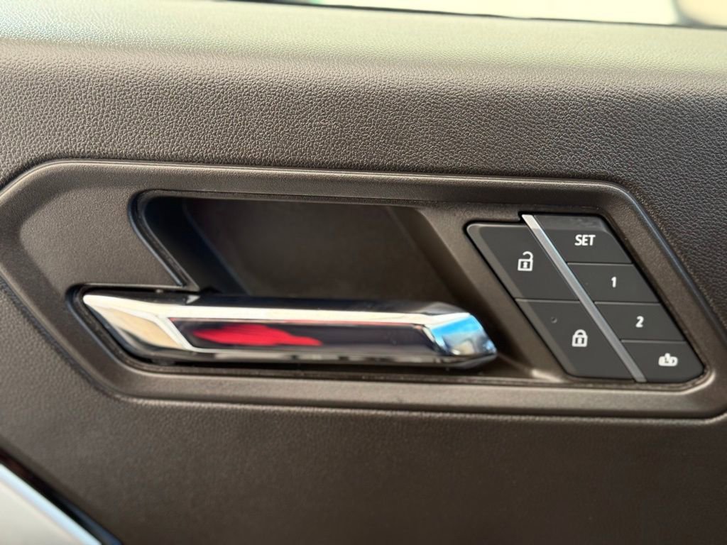 Used 2024 Chevrolet Colorado ZR2 w/ ZR2 Convenience Package III image 44