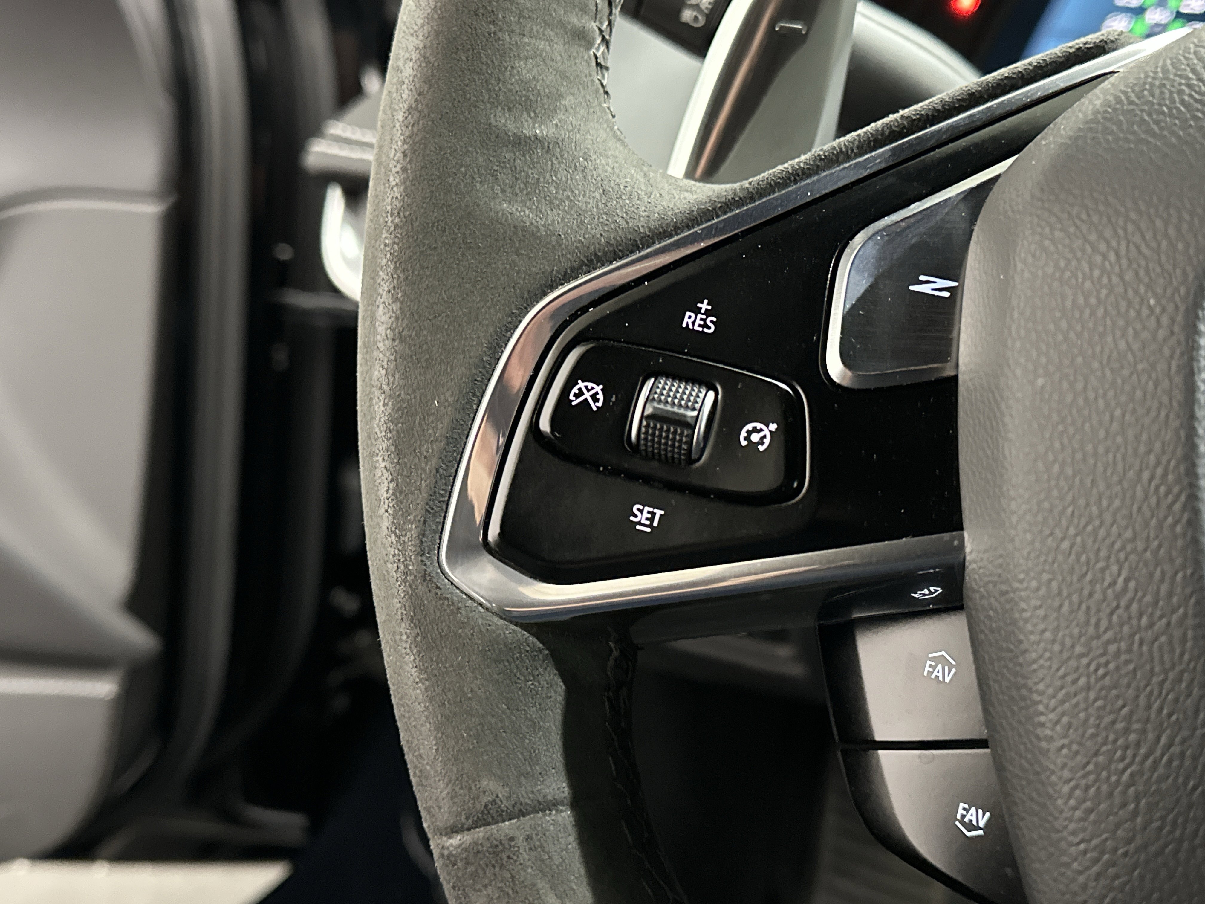 Used 2022 Chevrolet Corvette Stingray Coupe w/ Z51 Performance Package image 24