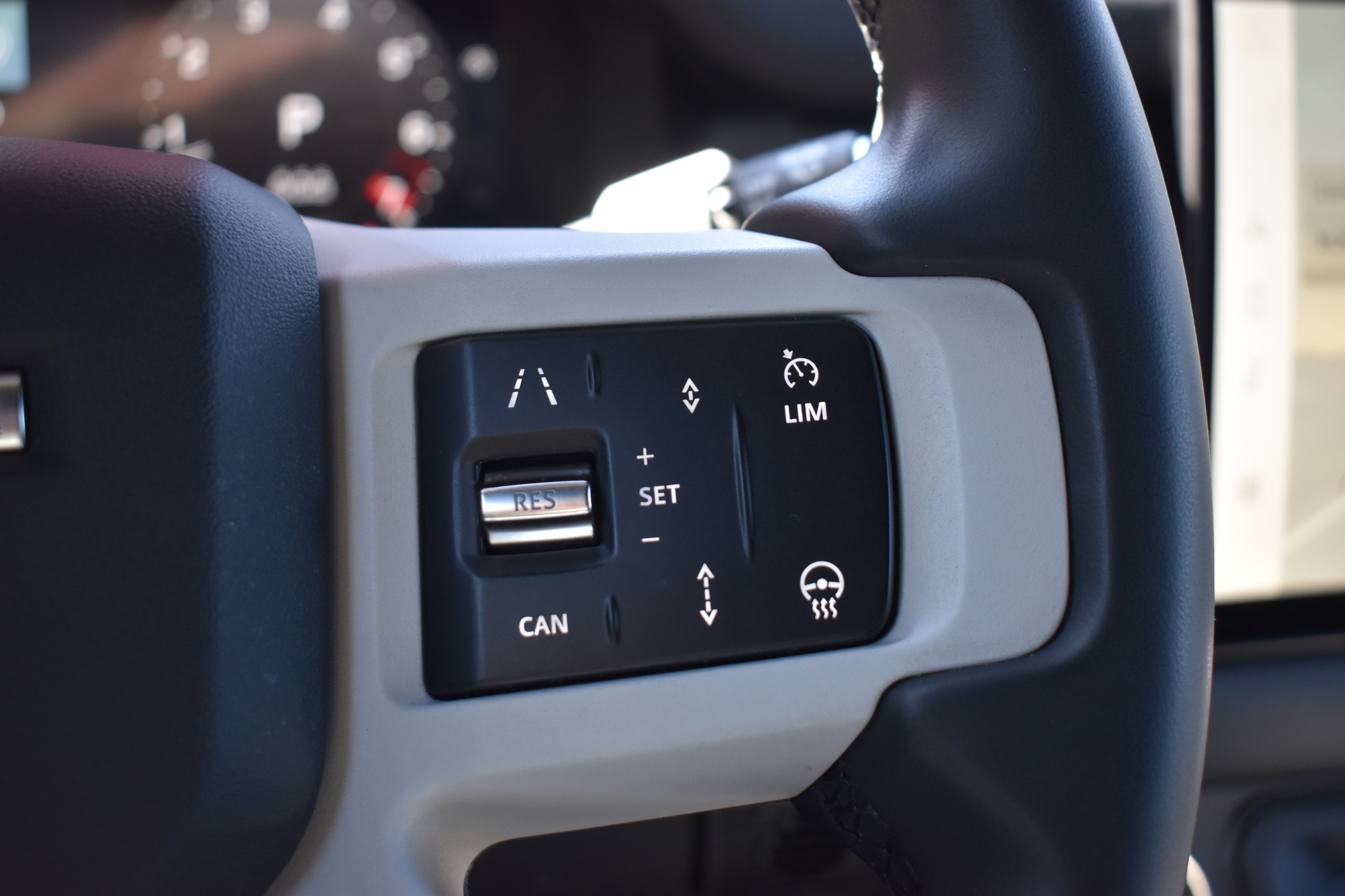 Used 2025 Land Rover Defender 110 S AWD/4WD image 12