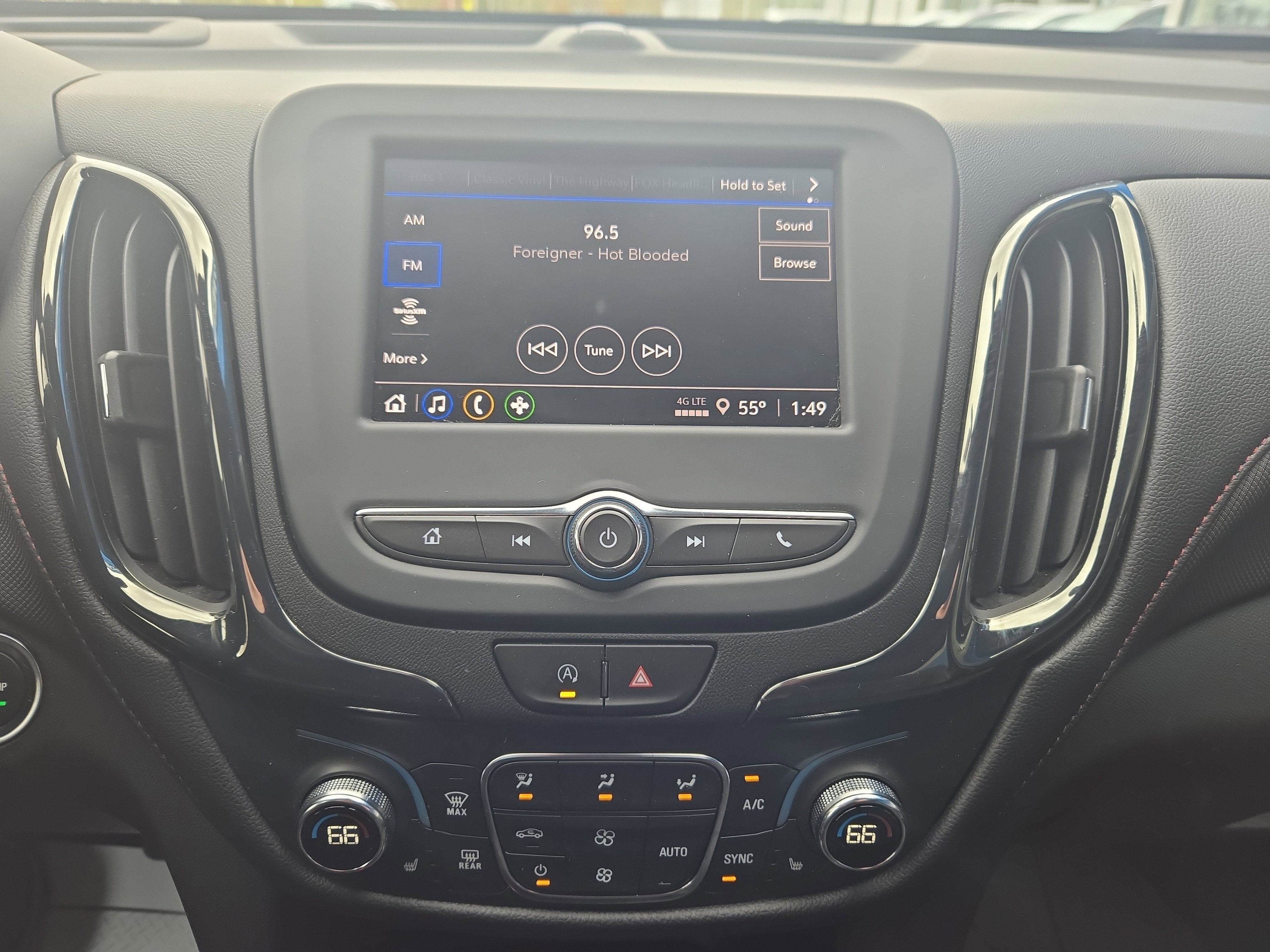 Certified 2022 Chevrolet Equinox RS w/ LPO, Floor Liner Package image 7