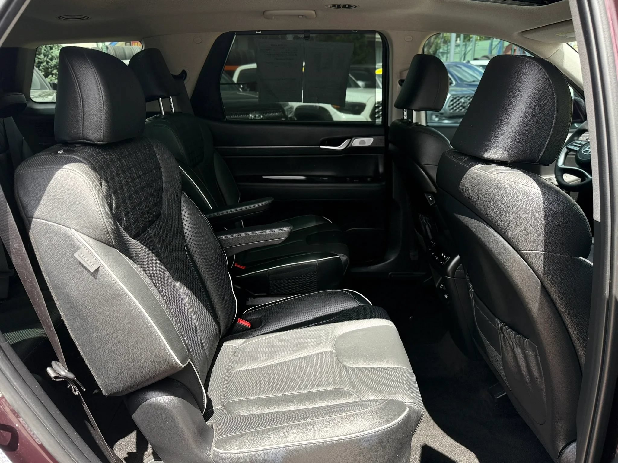 Used 2024 Hyundai Palisade Limited AWD/4WD image 21