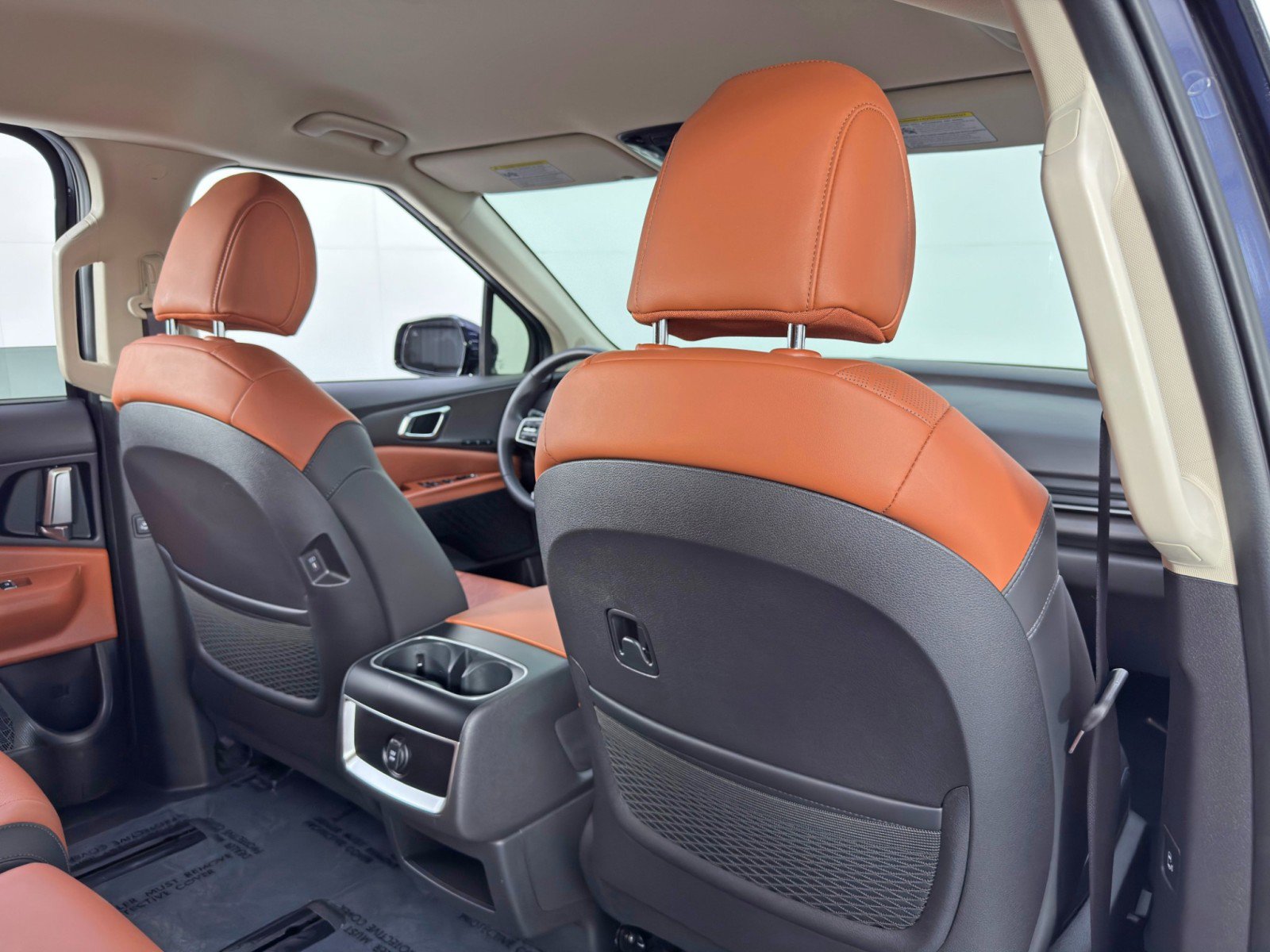 Used 2025 Kia Carnival EX FWD image 42