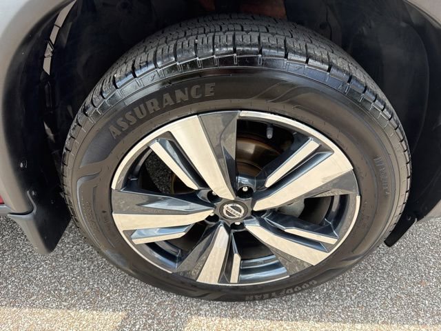 Used 2021 Nissan Rogue Platinum AWD/4WD image 13