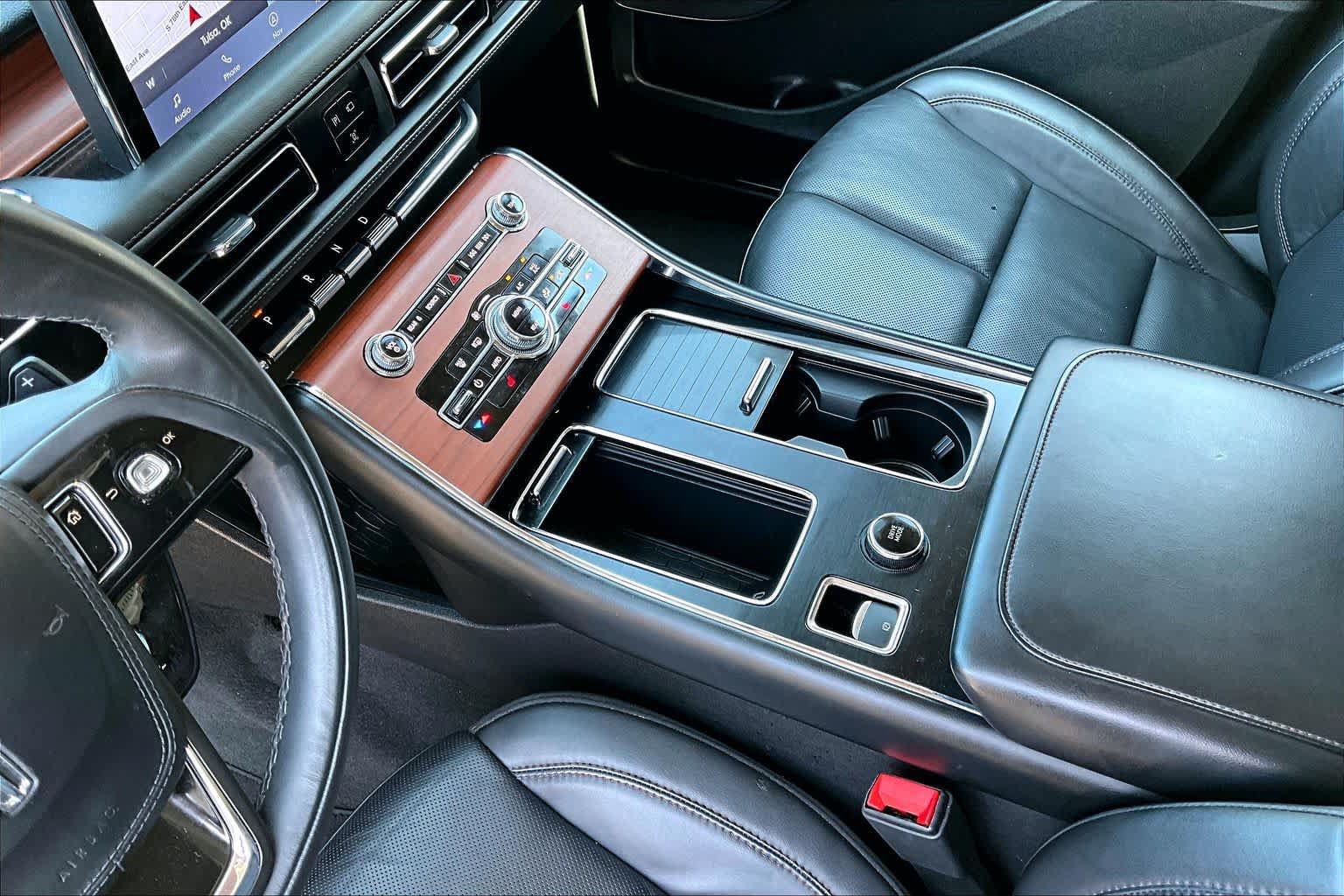 Used 2024 Lincoln Aviator Reserve AWD/4WD image 32