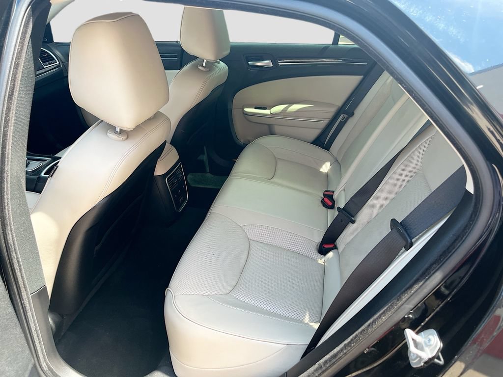 Used 2022 Chrysler 300 Touring L w/ Comfort Group RWD image 24