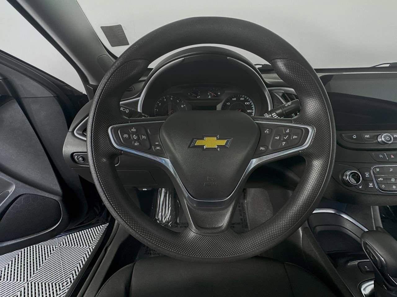 Used 2022 Chevrolet Malibu LT image 35