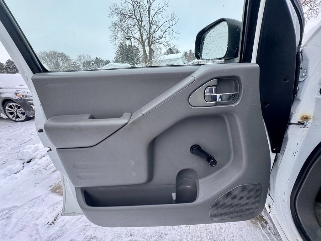 Used 2016 Nissan Frontier S image 15