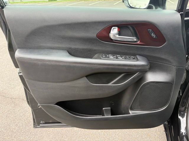 Used 2020 Chrysler Pacifica Limited FWD image 24