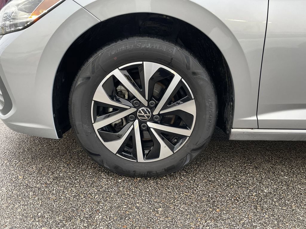 Used 2024 Volkswagen Jetta S image 9