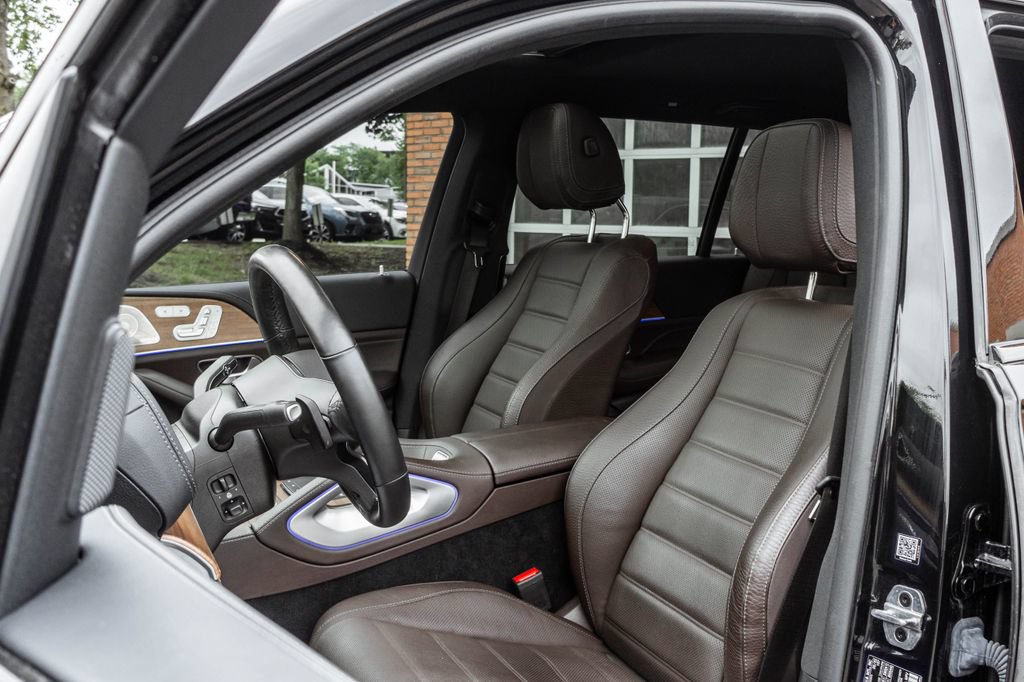 Used 2022 Mercedes-Benz GLS 450 4MATIC image 6