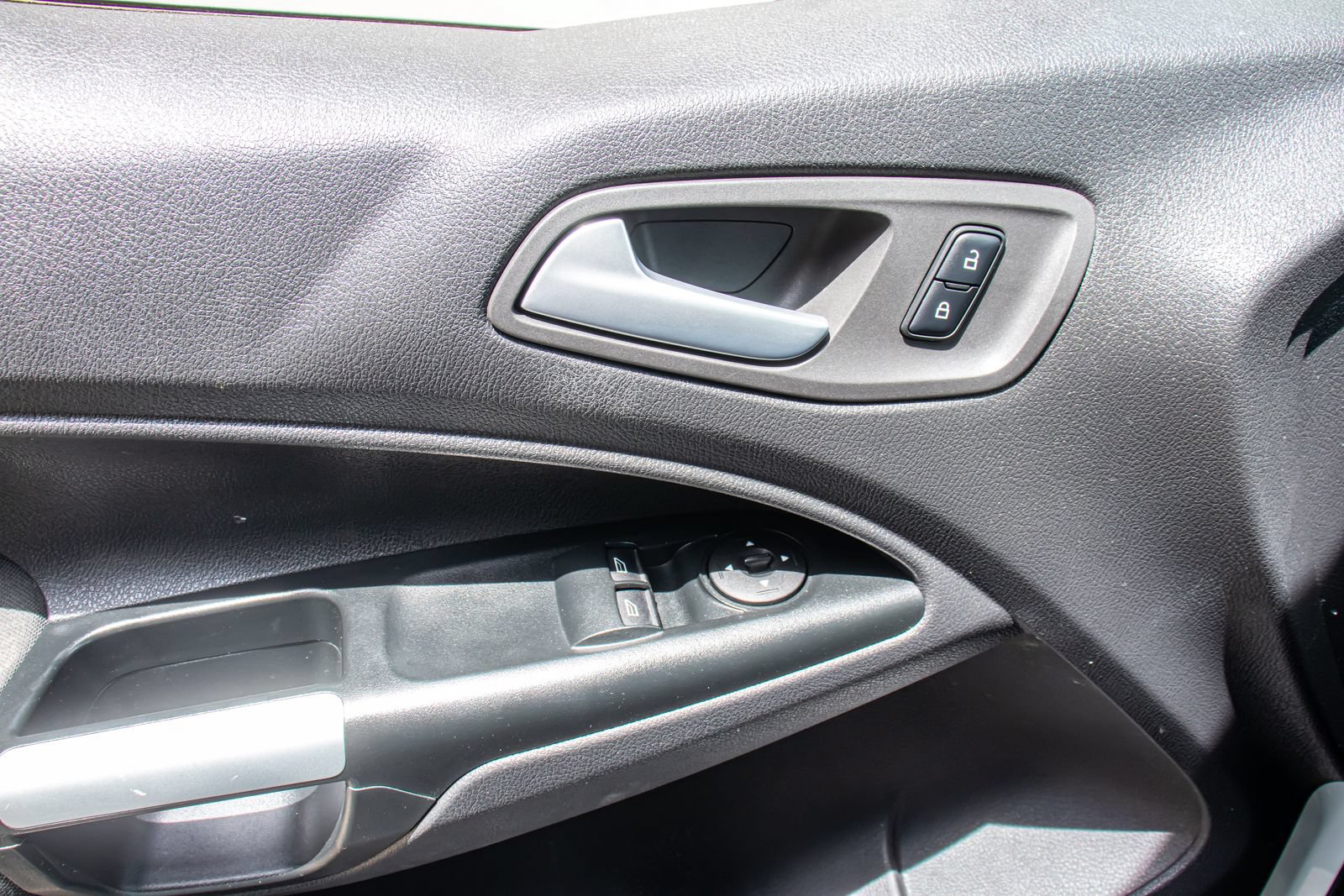 Used 2017 Ford Transit Connect XLT FWD image 19