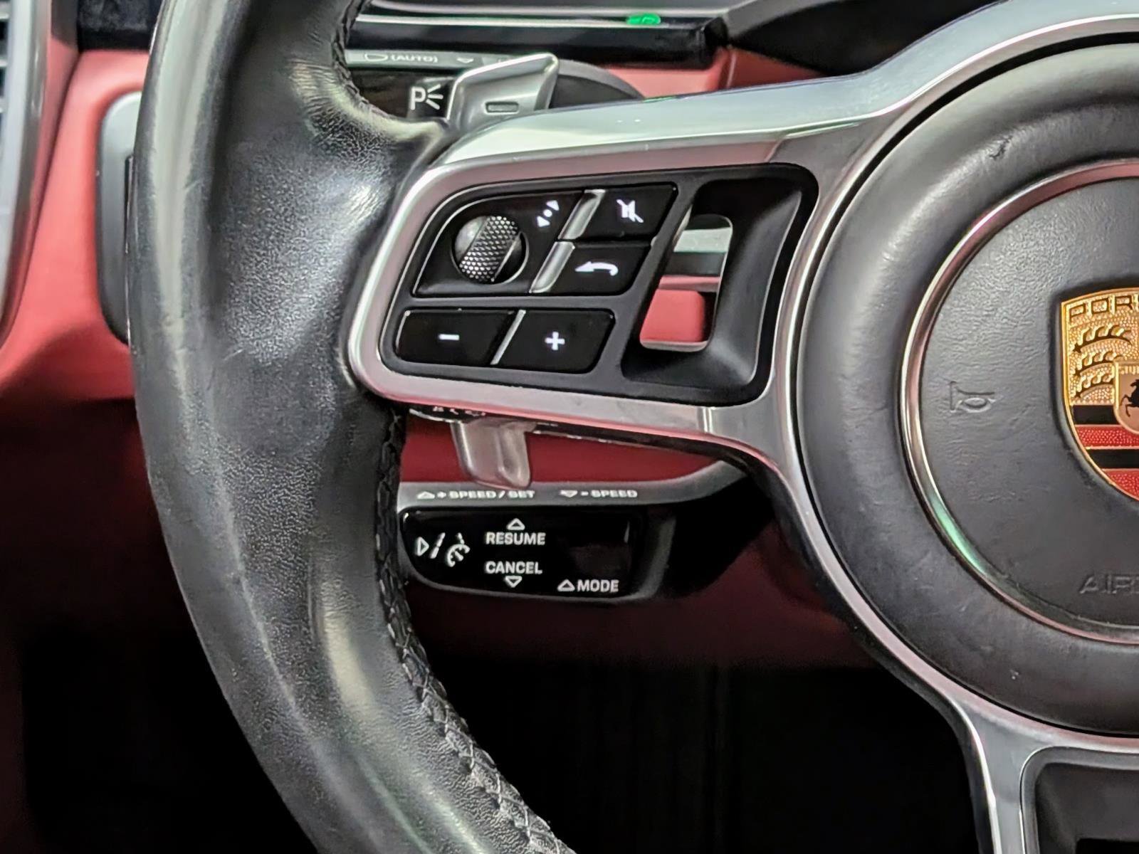 Used 2023 Porsche Cayenne Platinum Edition image 35