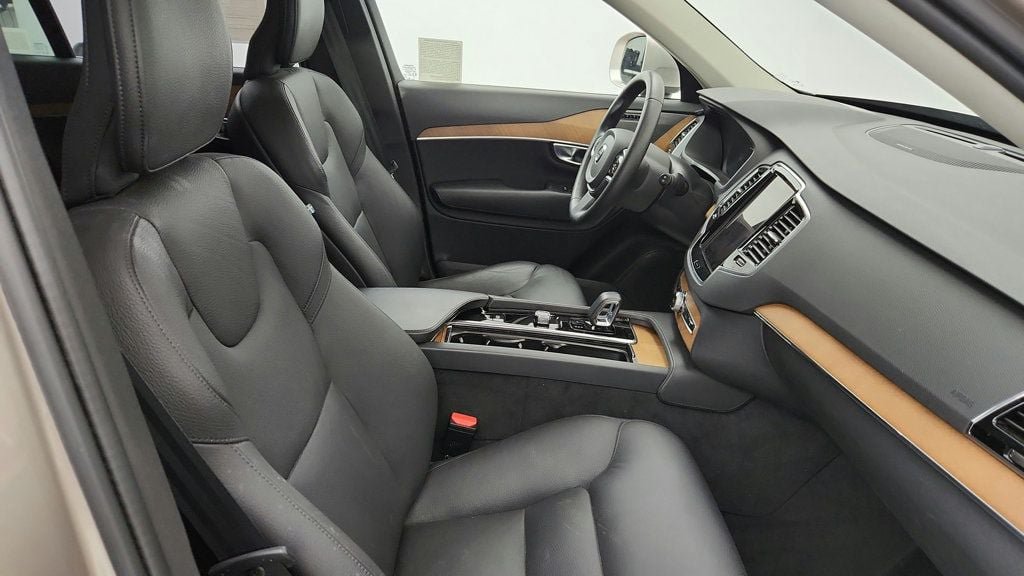 Used 2024 Volvo XC90 T8 Plus w/ Protection Package Premier AWD/4WD image 24