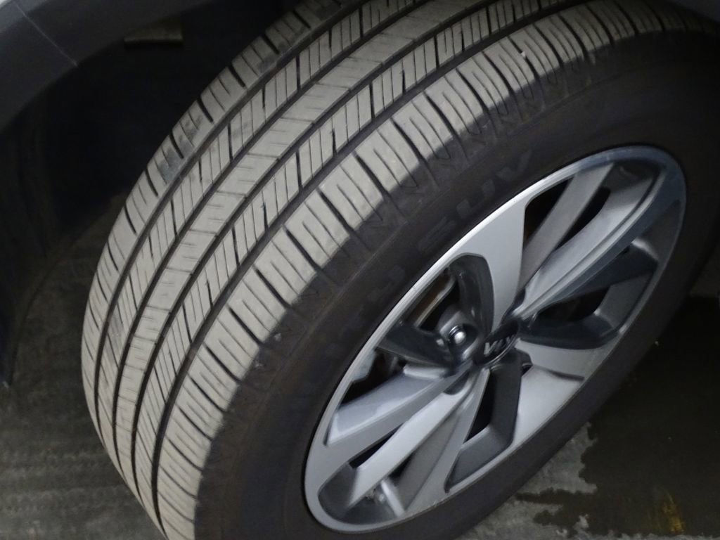 Used 2019 Kia Sorento EX image 39