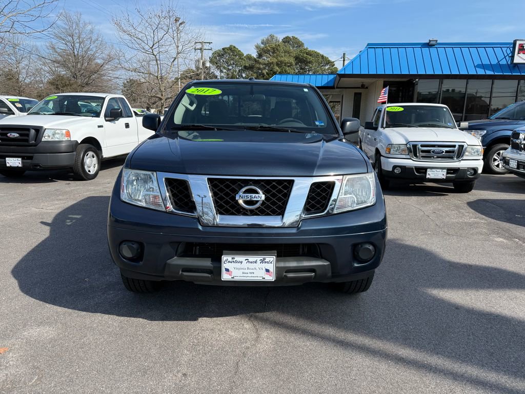 Used 2017 Nissan Frontier SV image 2