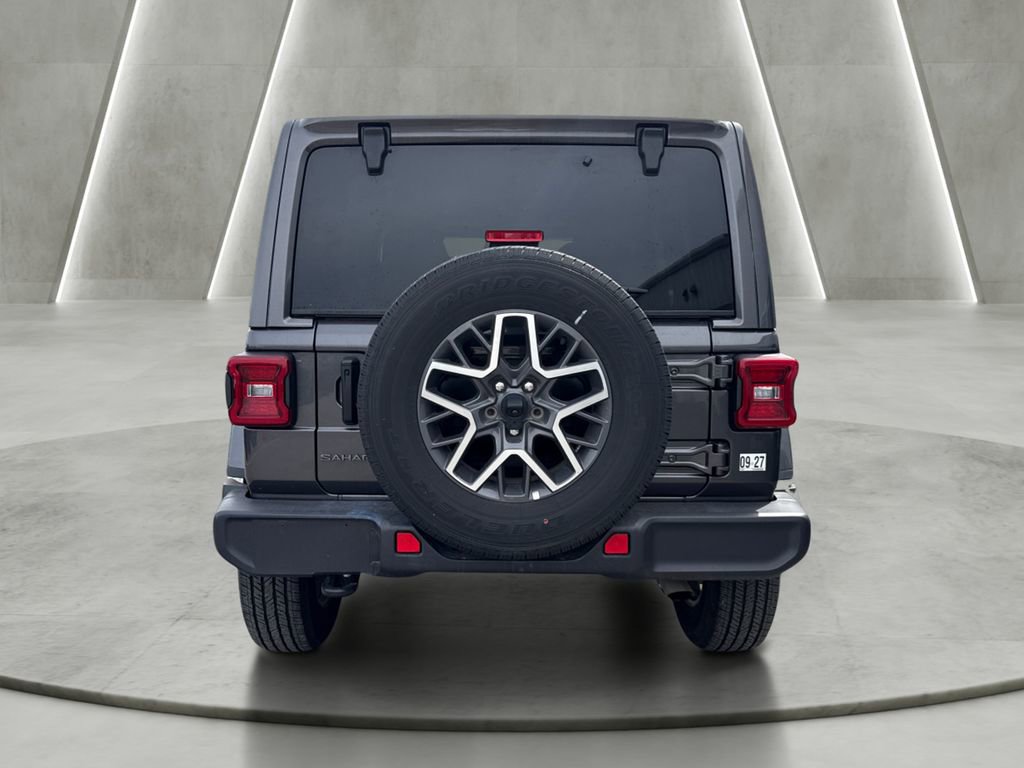 Used 2025 Jeep Wrangler Unlimited Sahara AWD/4WD image 5