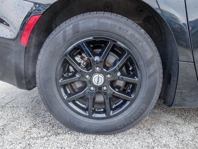 Used 2023 Chrysler Pacifica Touring-L FWD image 18