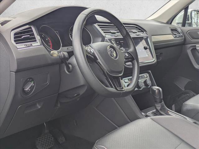 Used 2020 Volkswagen Tiguan SE image 10