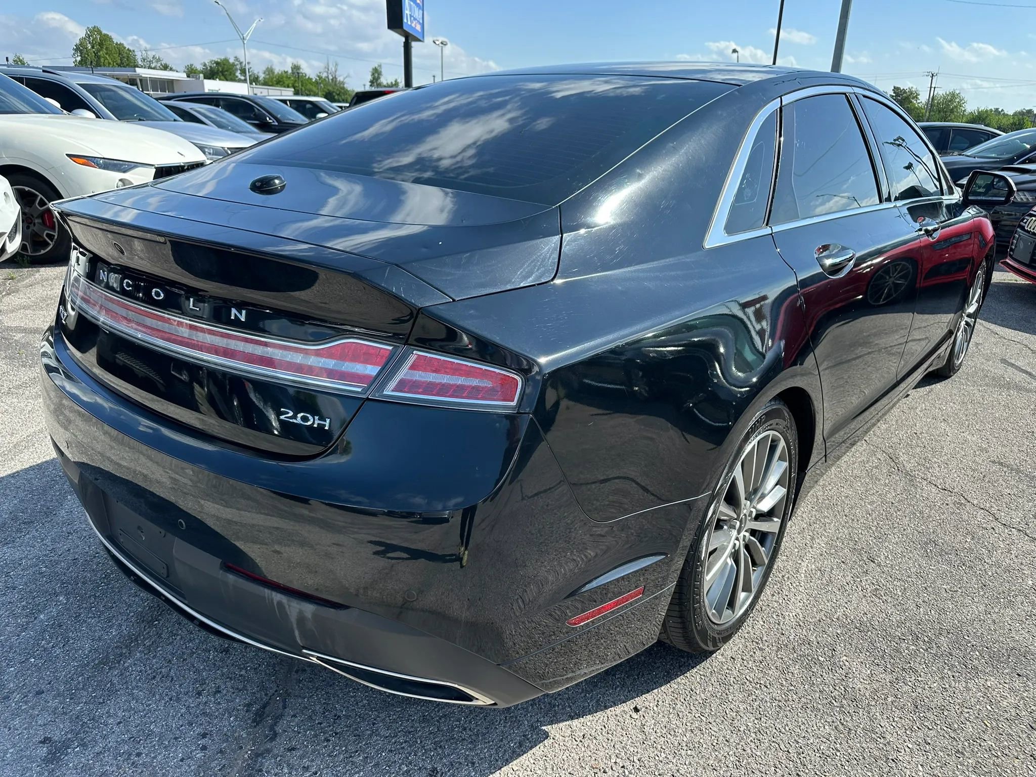 Used 2017 Lincoln MKZ Premiere FWD image 32