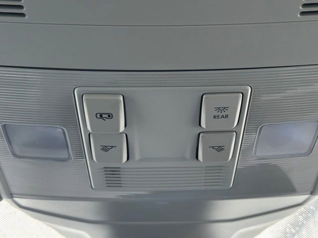 Certified 2025 Volkswagen Jetta SE image 31