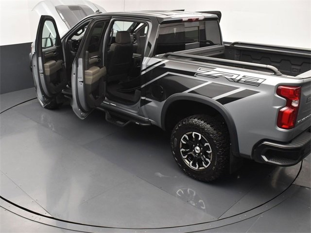 Used 2024 Chevrolet Silverado 1500 ZR2 w/ Technology Package image 28