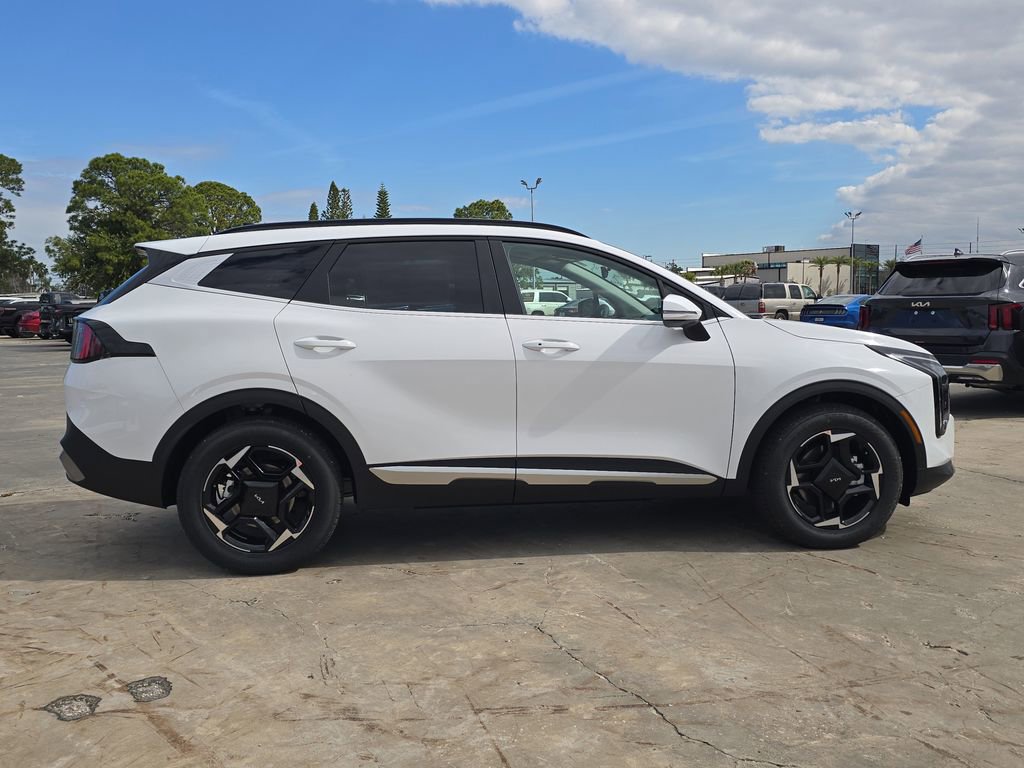 New 2026 Kia Sportage EX w/ EX Panorama Roof Package FWD image 9
