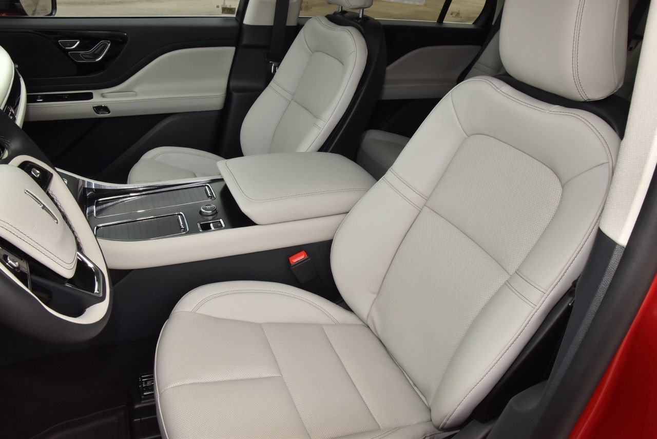 New 2026 Lincoln Aviator AWD image 32