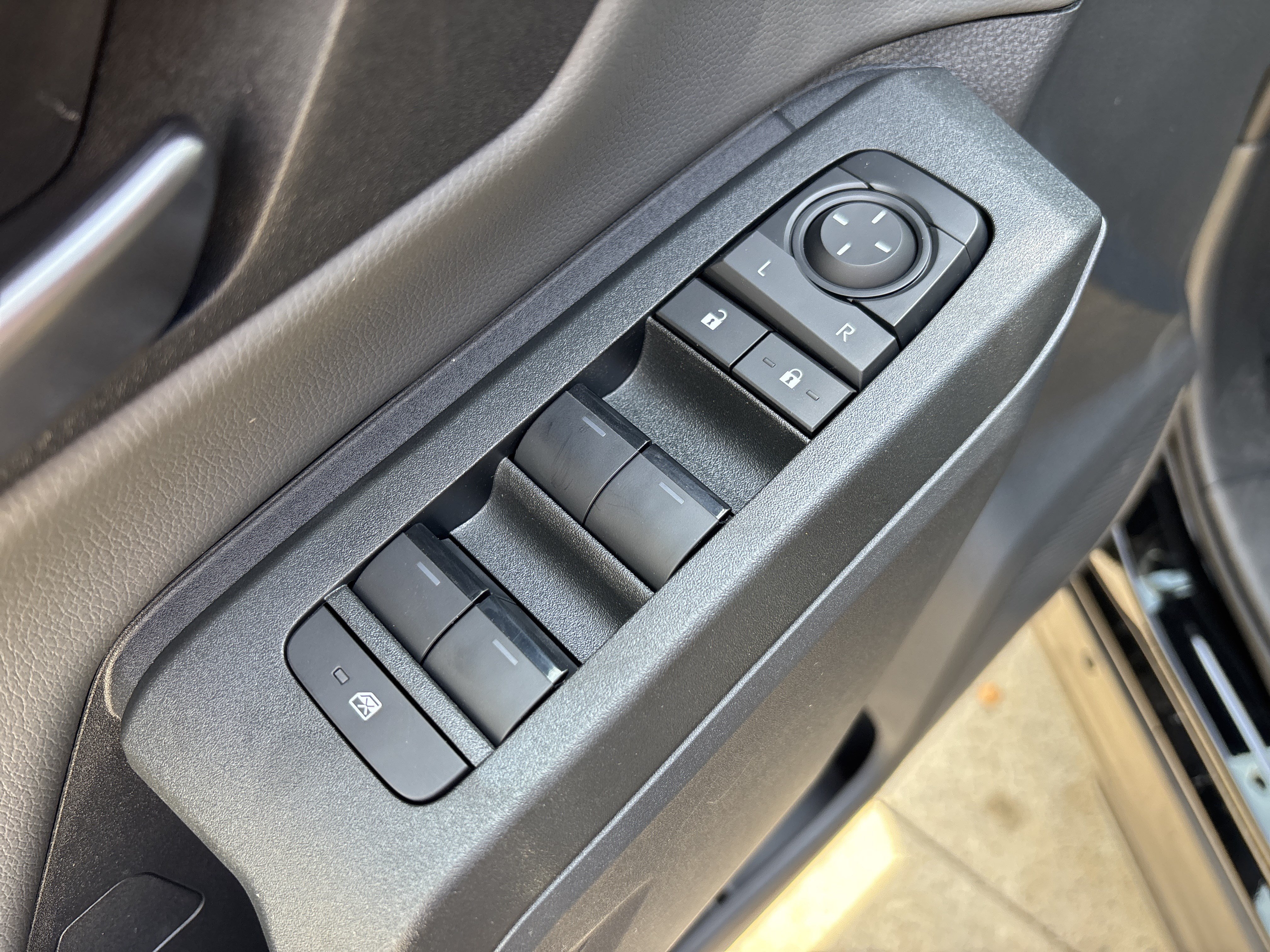 Used 2026 Toyota RAV4 SE AWD/4WD image 13