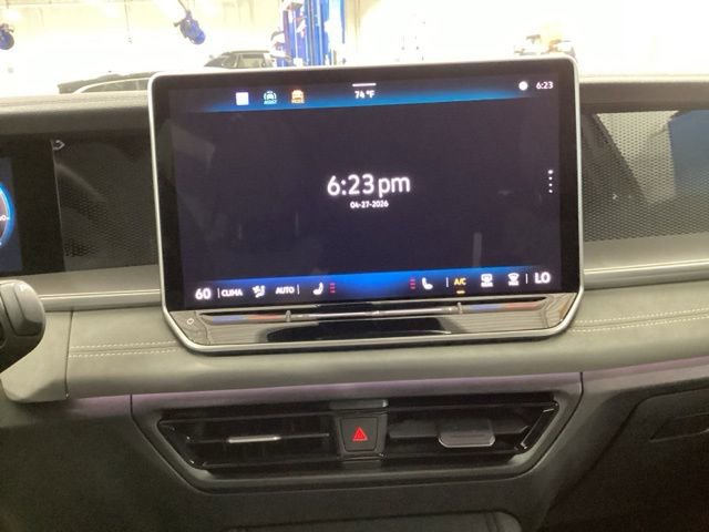 Used 2025 Volkswagen Tiguan SE R-Line AWD/4WD image 9