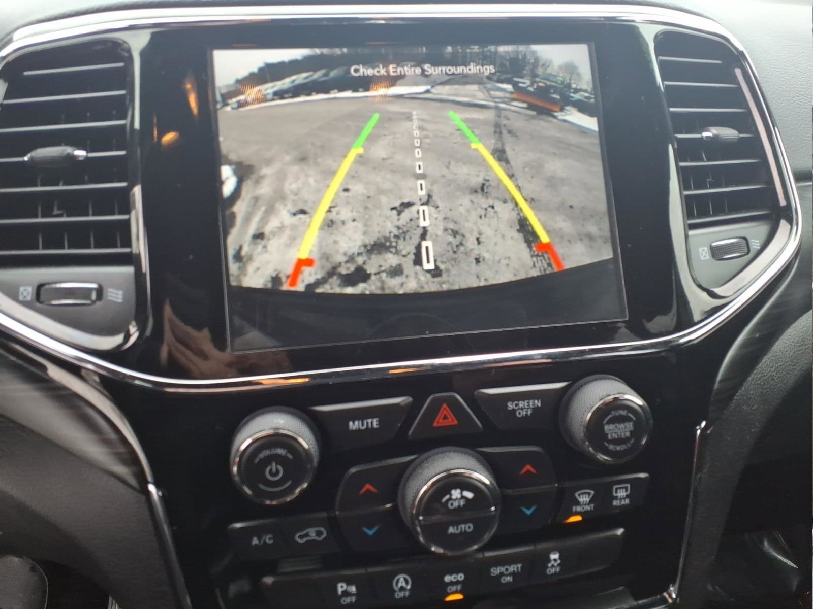 Used 2020 Jeep Grand Cherokee Altitude image 22