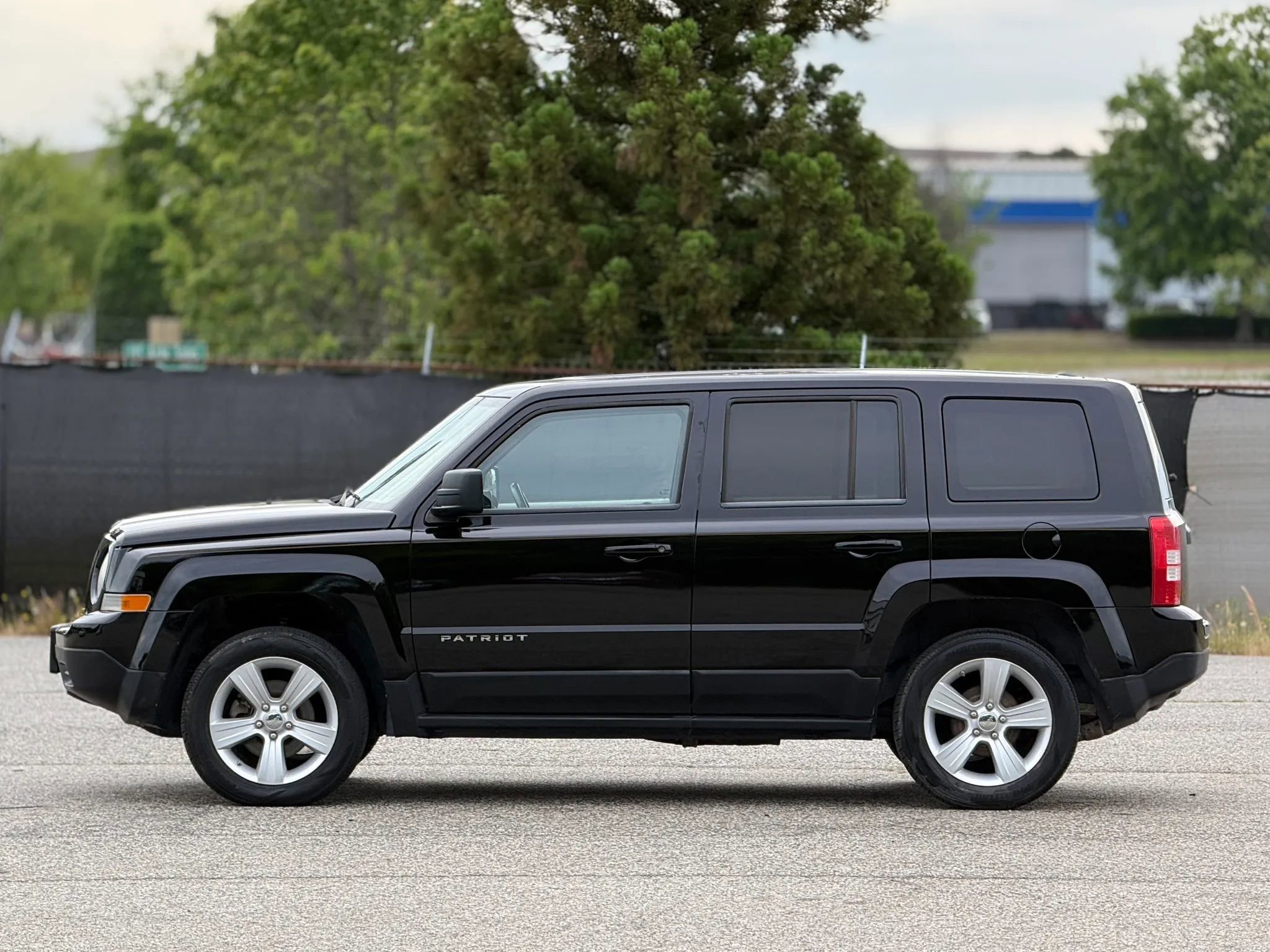 Used 2012 Jeep Patriot Latitude FWD image 8