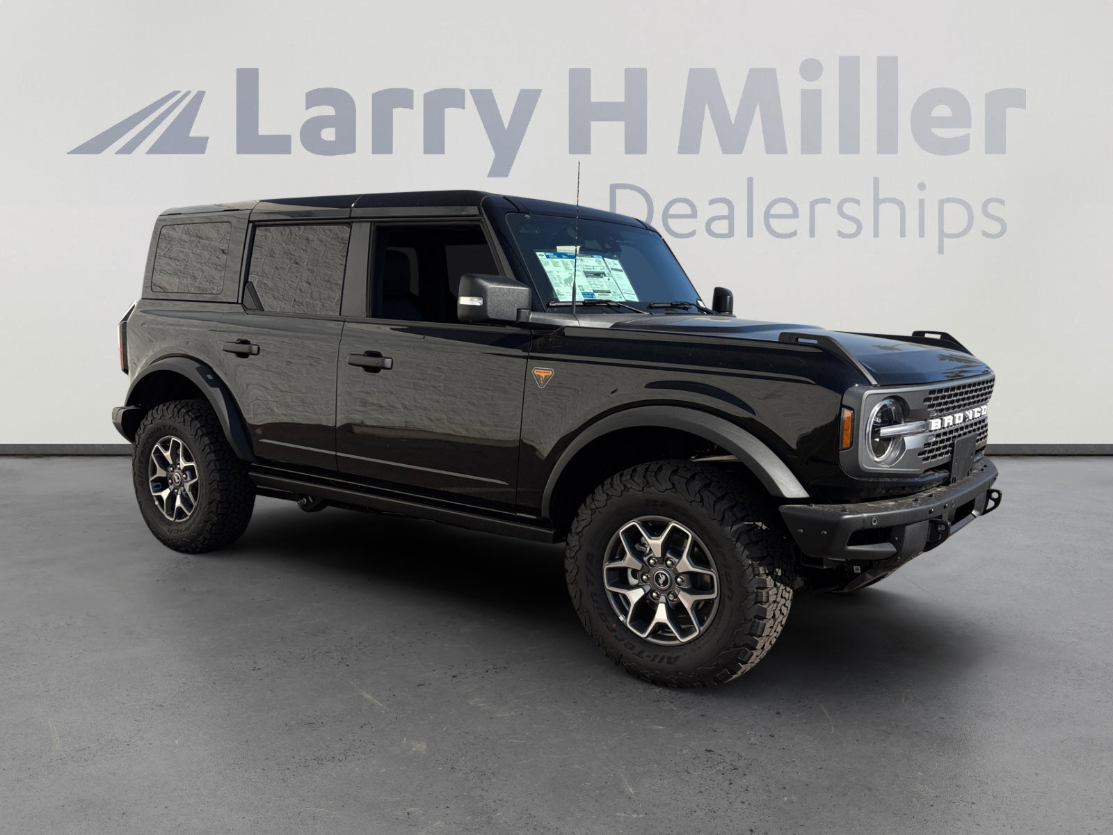 New 2025 Ford Bronco Badlands image 7