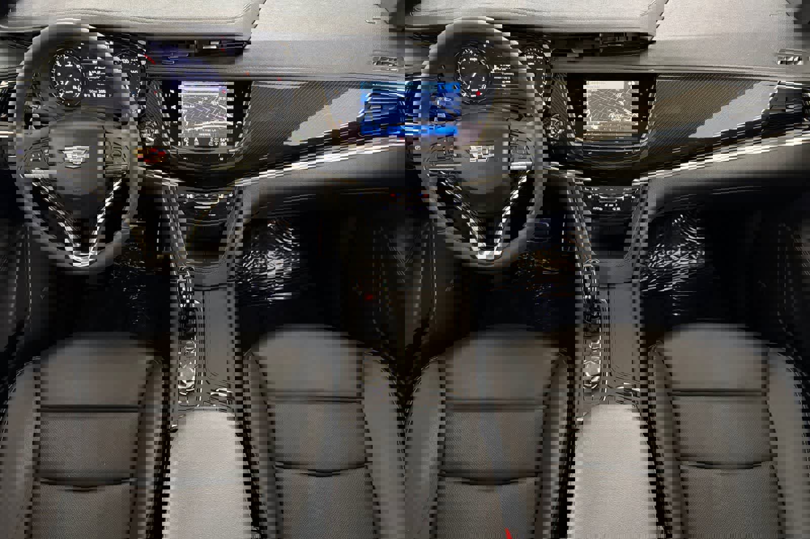 Used 2023 Cadillac XT6 Sport w/ Technology Package image 3