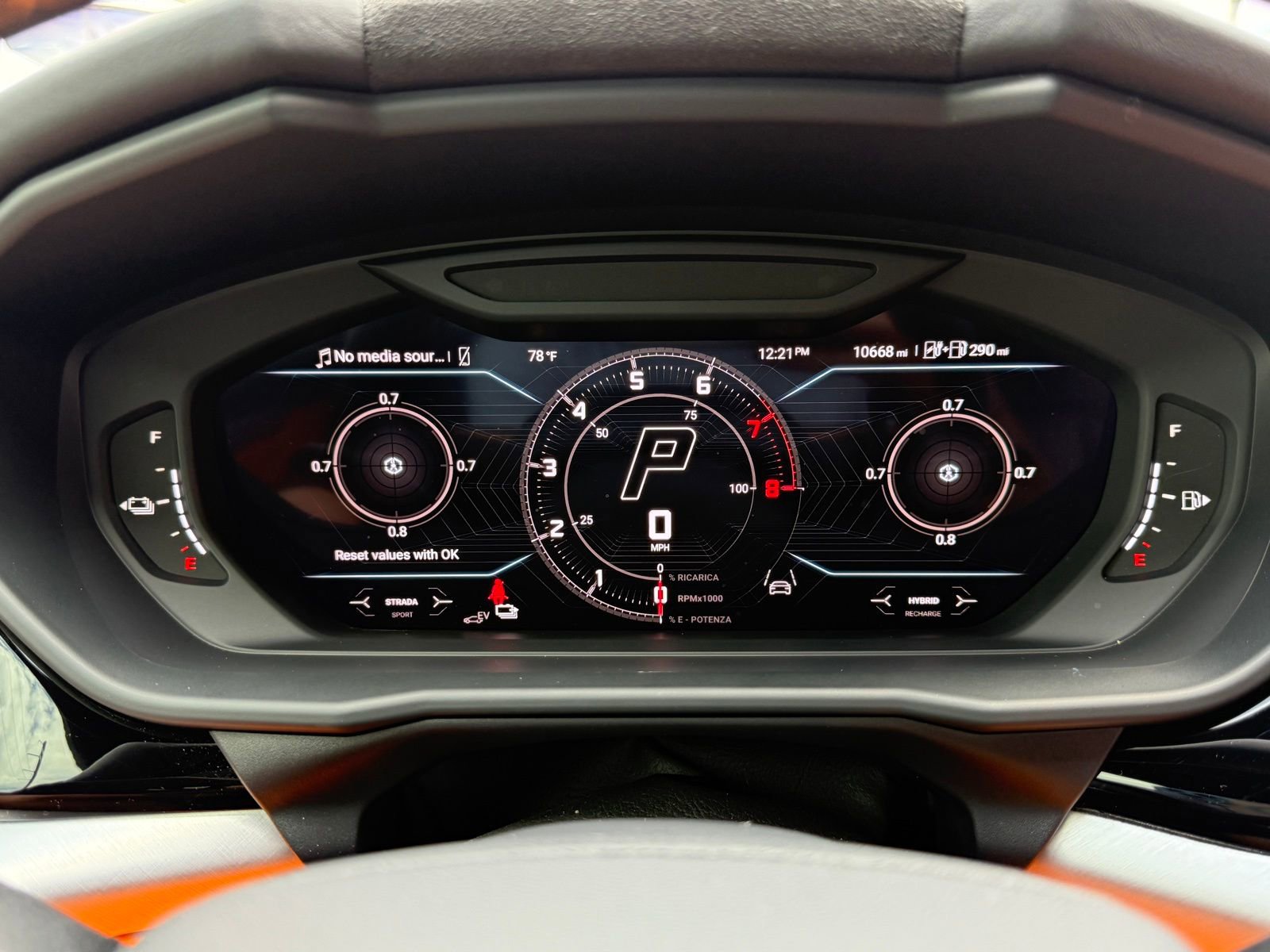 Used 2025 Lamborghini Urus SE image 32