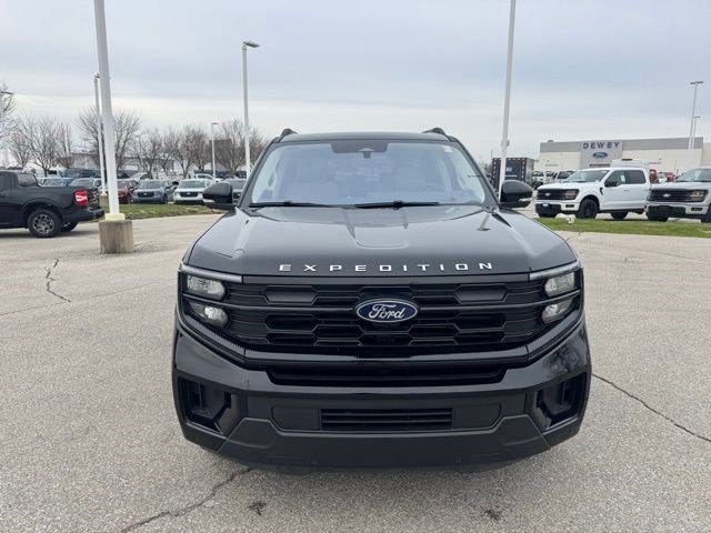 Used 2025 Ford Expedition Active image 2