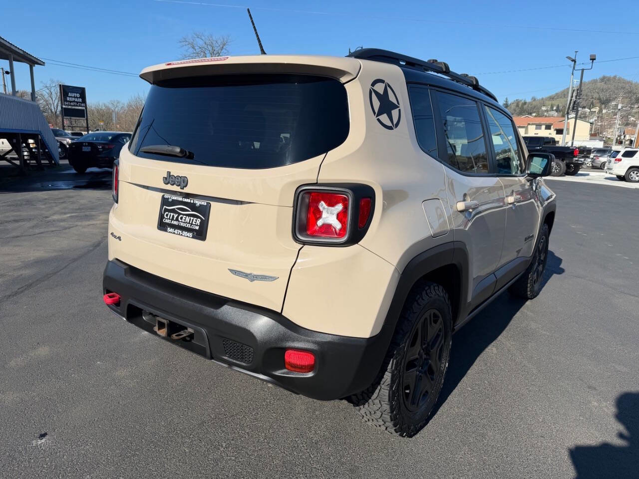 Used 2017 Jeep Renegade Trailhawk image 21