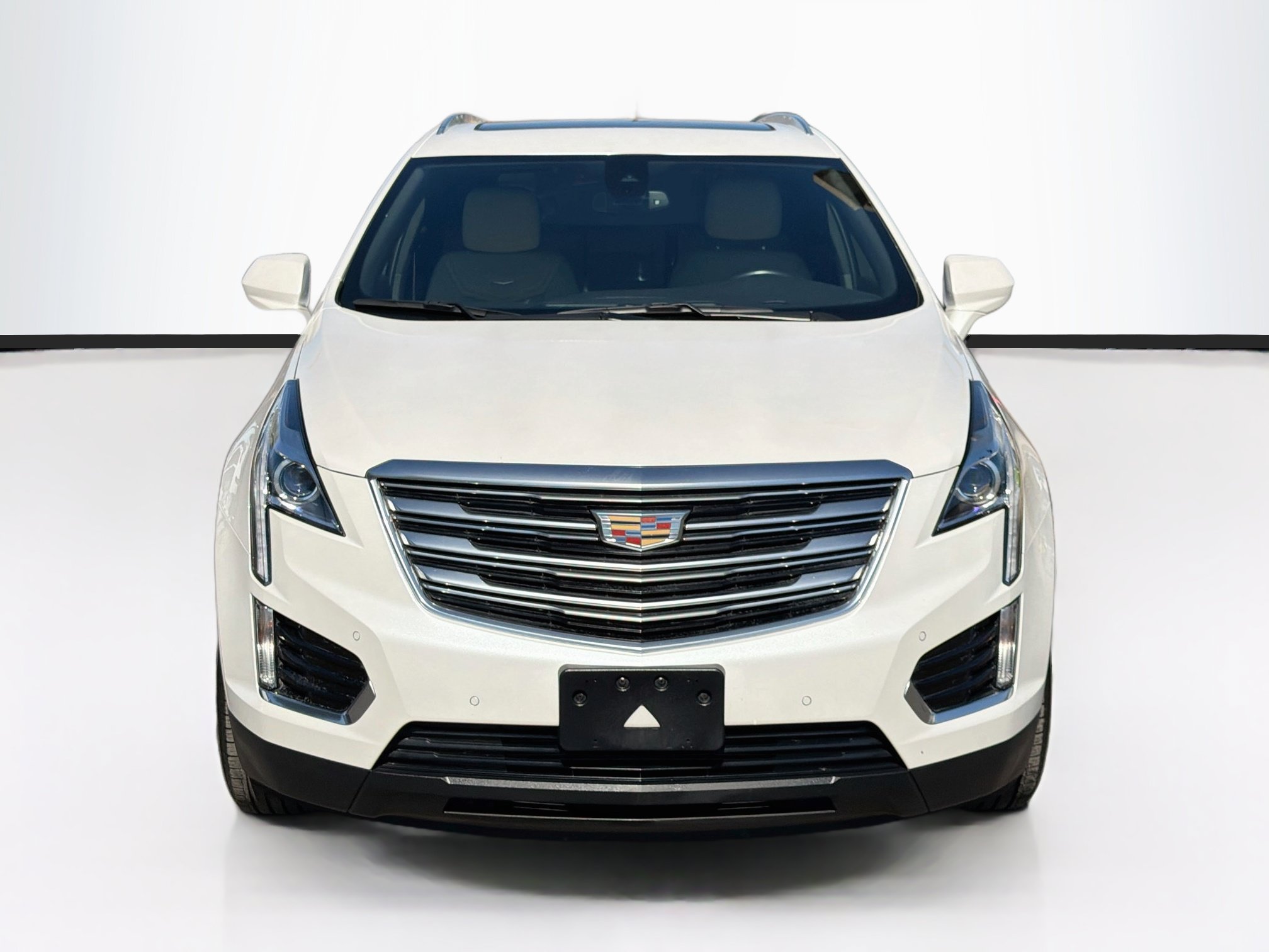 Used 2019 Cadillac XT5 Luxury FWD image 2