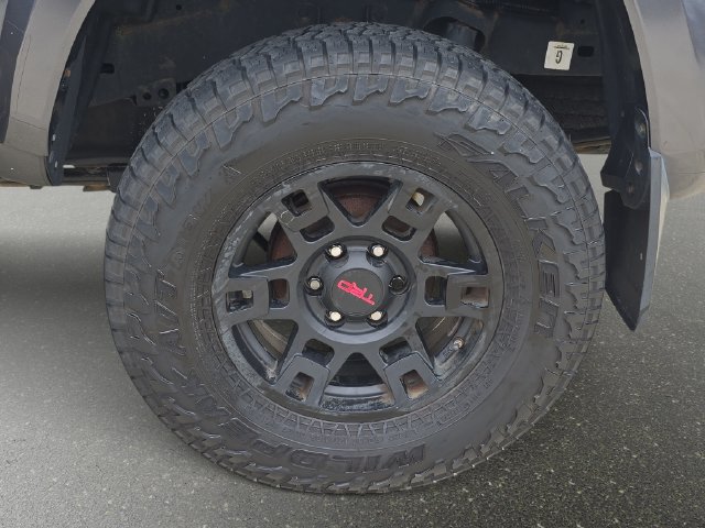 Used 2021 Toyota Tacoma TRD Sport AWD/4WD image 34