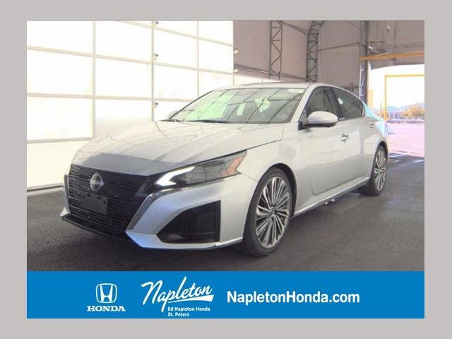 Used 2023 Nissan Altima 2.5 SL FWD image 1
