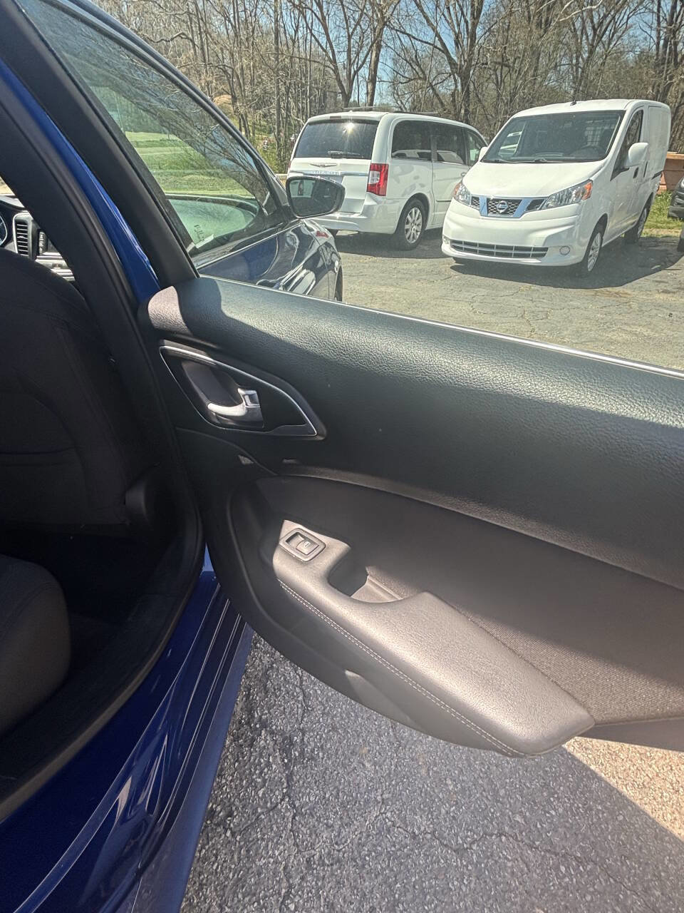 Used 2015 Chrysler 200 Limited image 17