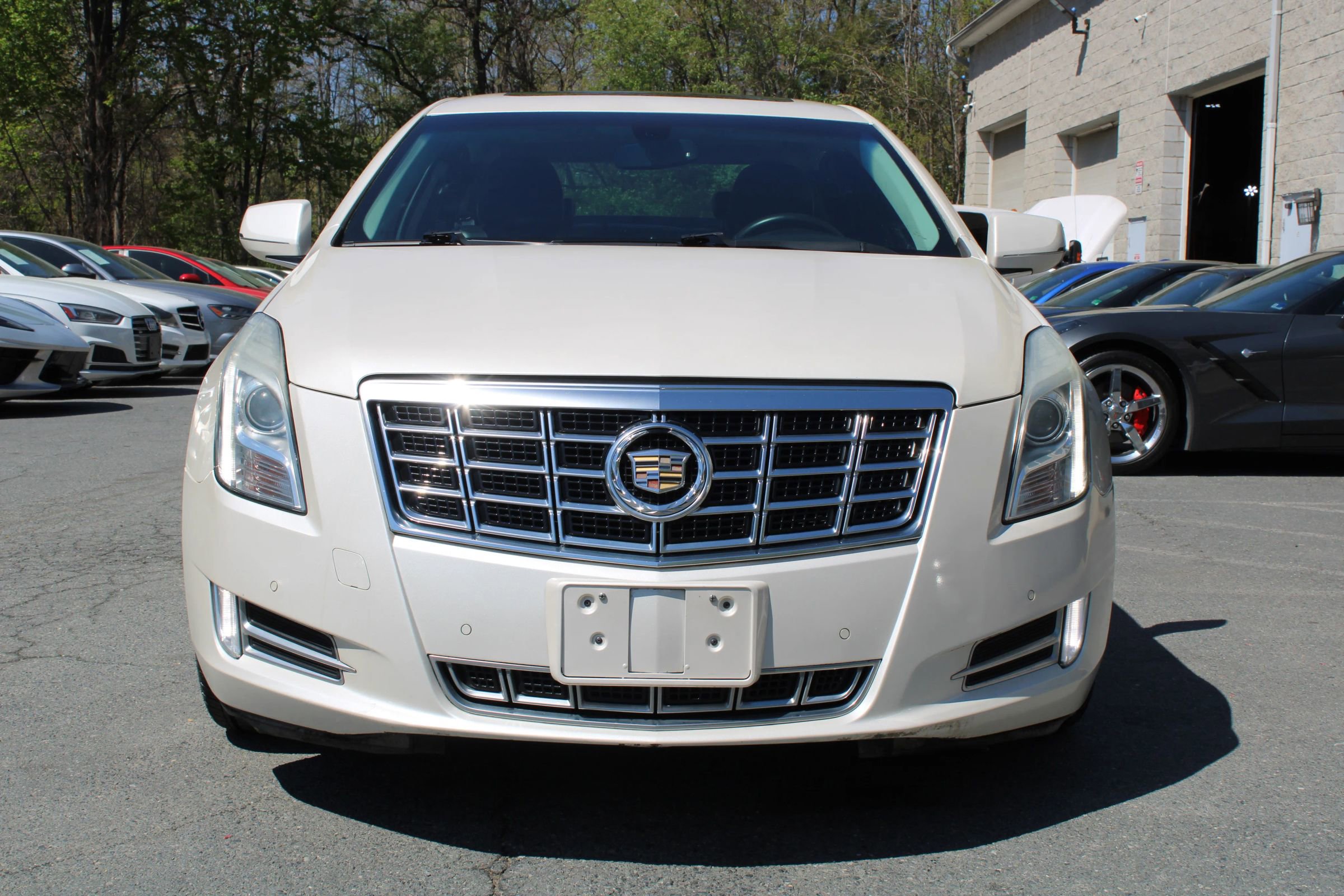 Used 2013 Cadillac XTS Luxury image 2