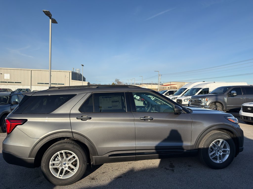 New 2026 Ford Explorer Active w/ Active Comfort Package RWD image 4