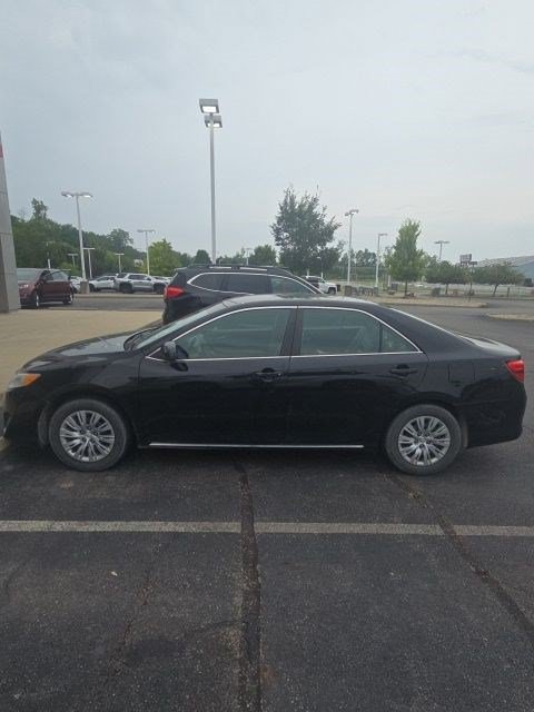 Used 2014 Toyota Camry LE FWD image 3