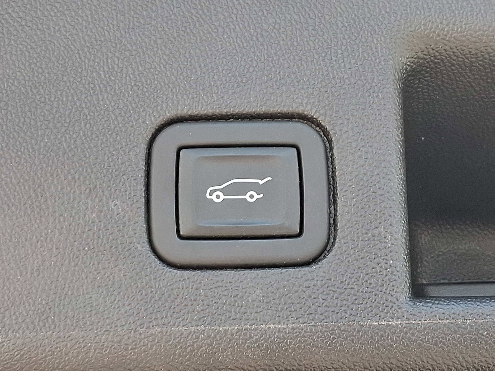 Certified 2023 Chevrolet Equinox RS w/ LPO, Floor Liner Package image 29