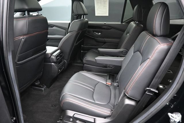 Used 2025 Honda Pilot TrailSport image 17